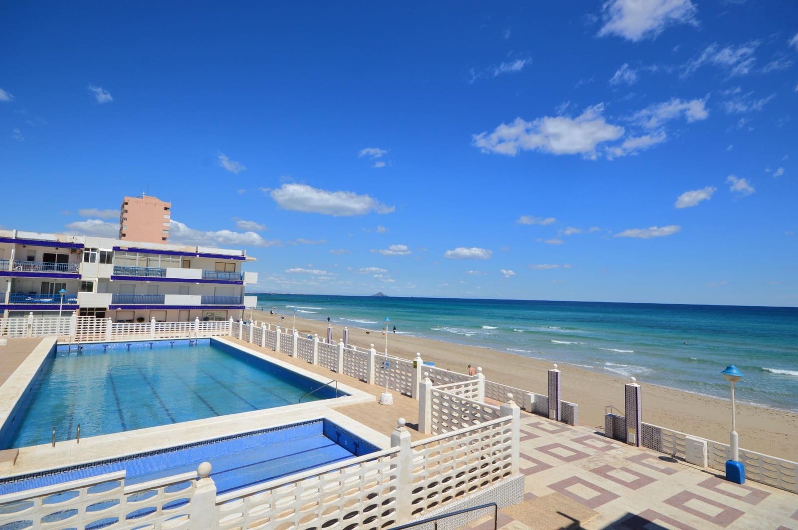 3 sypialnia Apartament na sprzedaż w La Manga del Mar Menor z basenem - 339 000 € (Ref: 9911178)