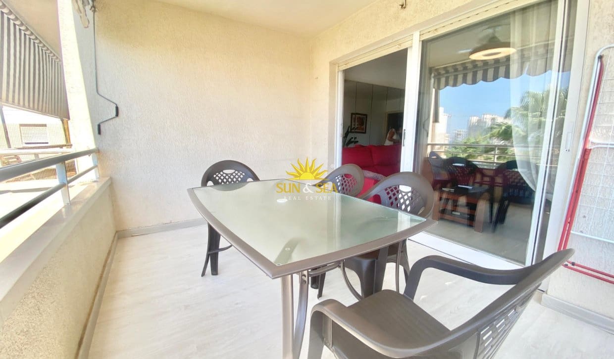 2 Zimmer Ferienapartment in Alicante / Alacant Stadt mit Pool Garage - 2.000 € (Ref: 10000953)