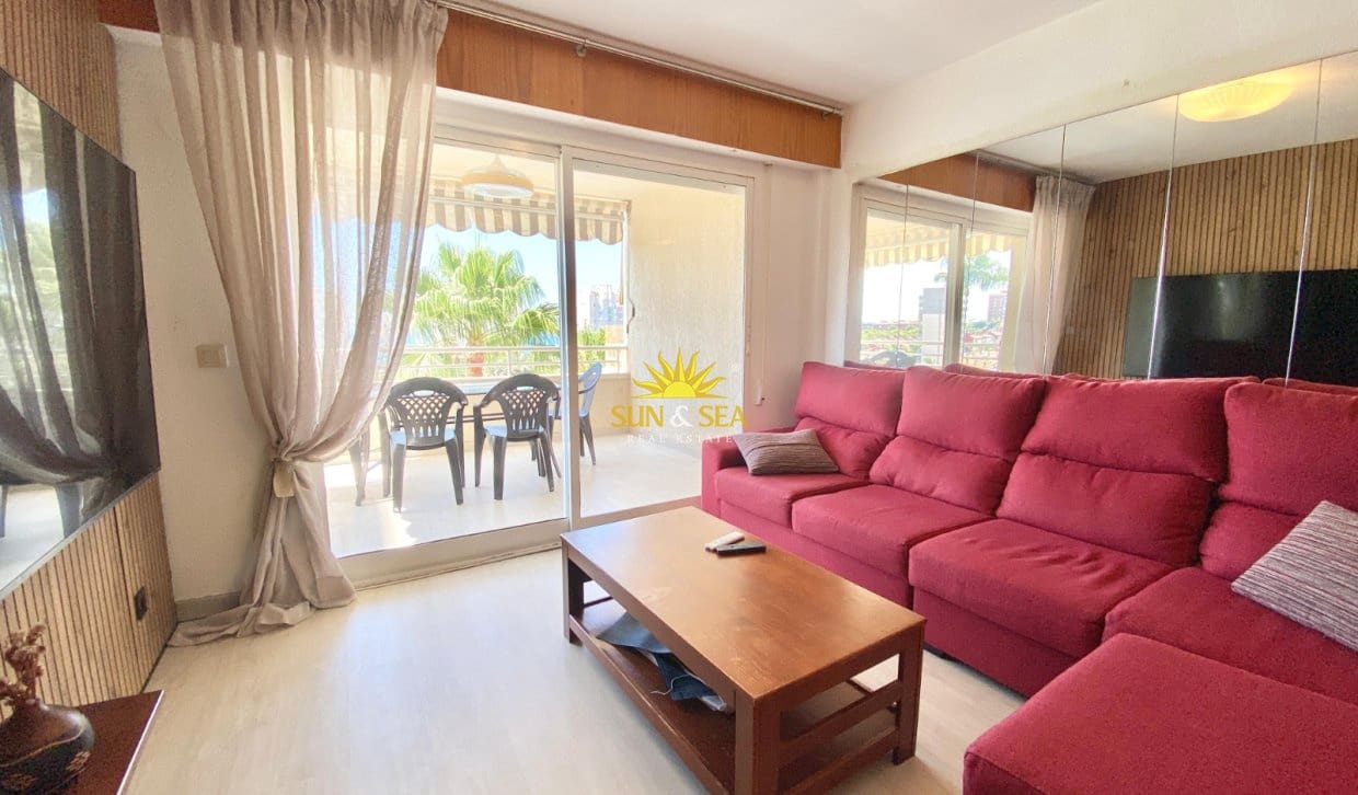 2 Zimmer Ferienapartment in Alicante / Alacant Stadt mit Pool Garage - 2.000 € (Ref: 10000953)