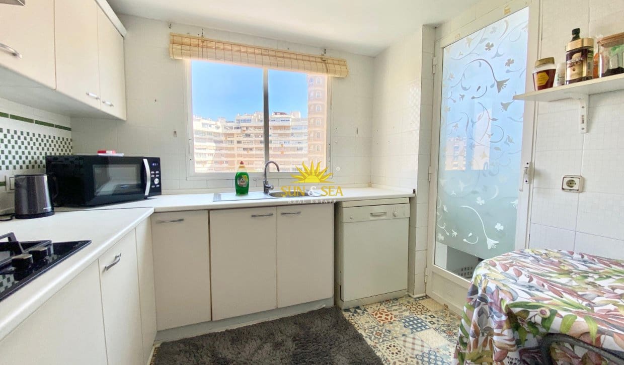 2 Zimmer Ferienapartment in Alicante / Alacant Stadt mit Pool Garage - 2.000 € (Ref: 10000953)