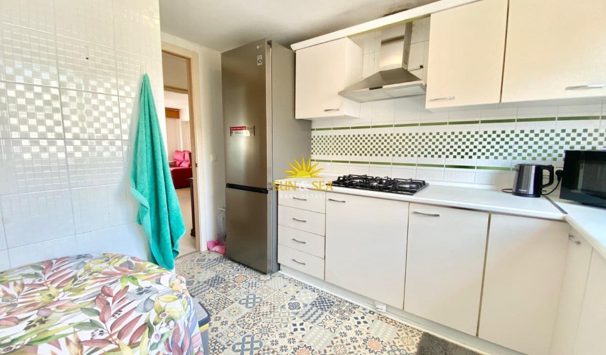 2 Zimmer Ferienapartment in Alicante / Alacant Stadt mit Pool Garage - 2.000 € (Ref: 10000953)