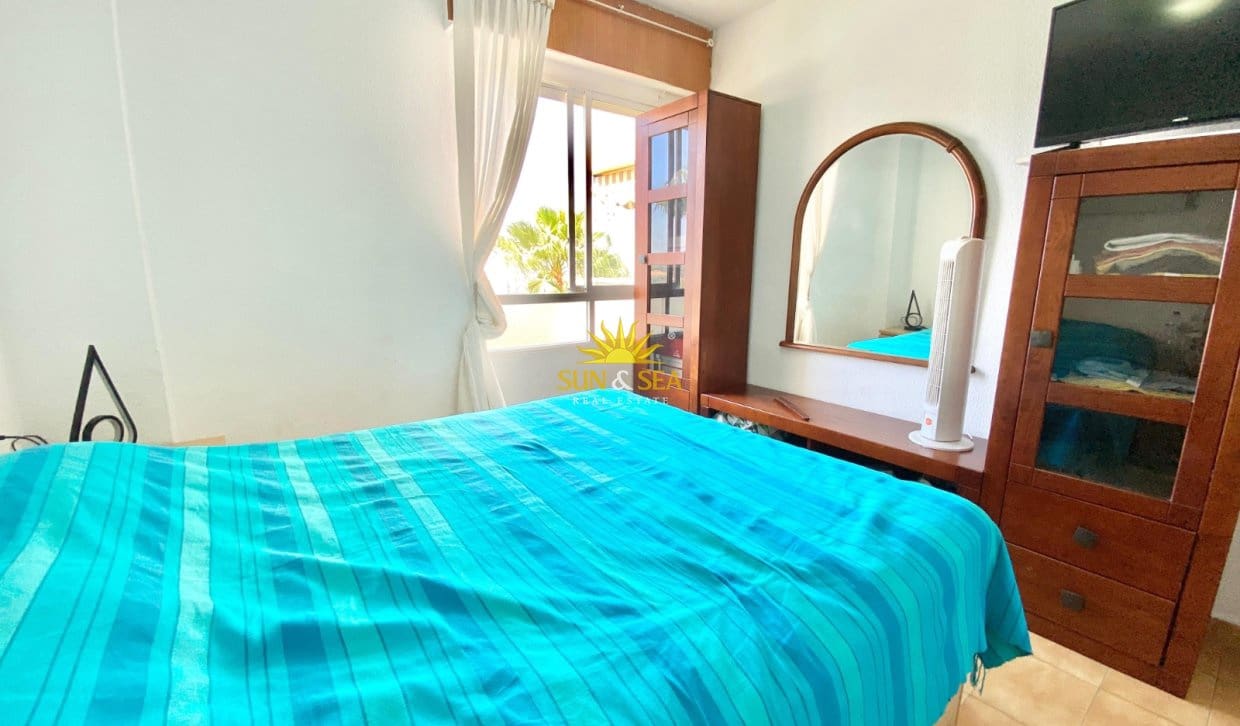 2 Zimmer Ferienapartment in Alicante / Alacant Stadt mit Pool Garage - 2.000 € (Ref: 10000953)