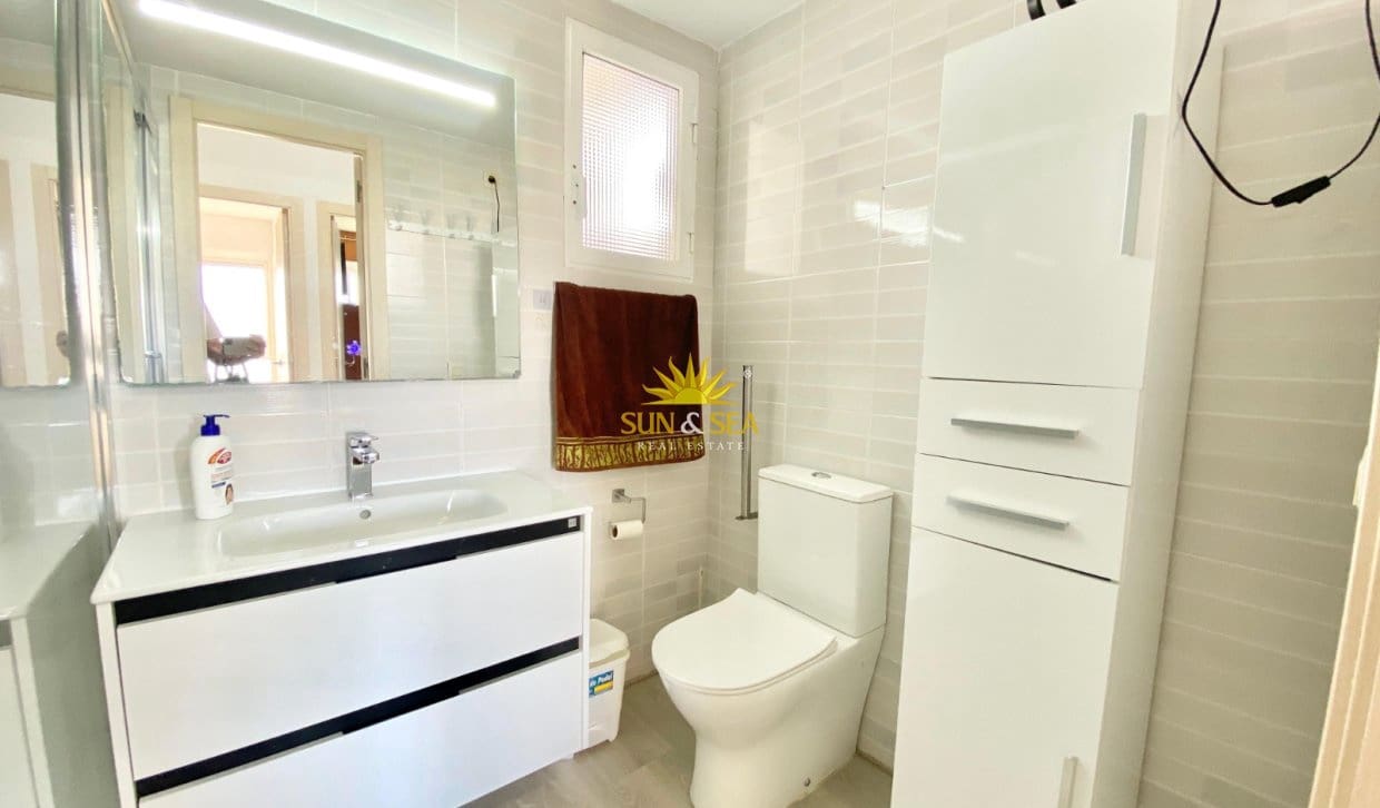 2 Zimmer Ferienapartment in Alicante / Alacant Stadt mit Pool Garage - 2.000 € (Ref: 10000953)