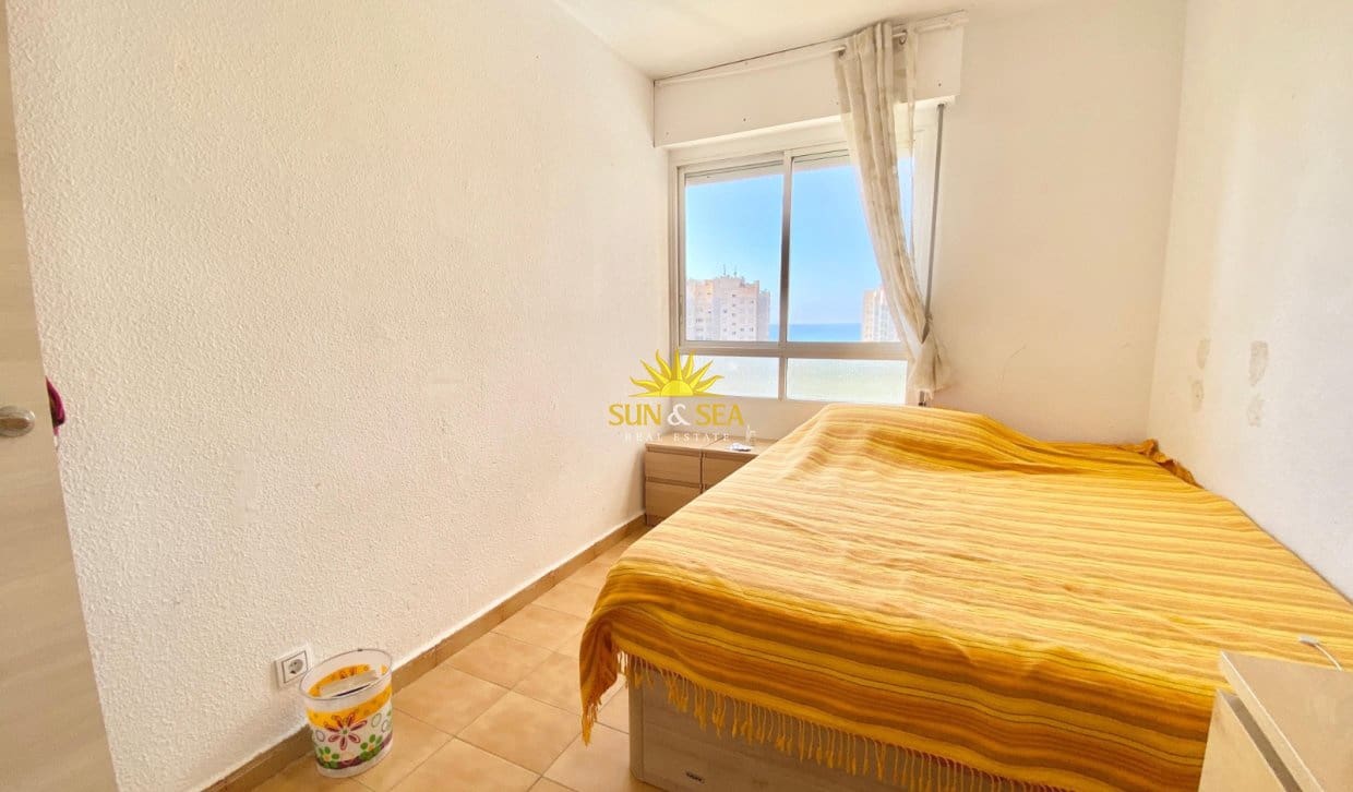 2 Zimmer Ferienapartment in Alicante / Alacant Stadt mit Pool Garage - 2.000 € (Ref: 10000953)