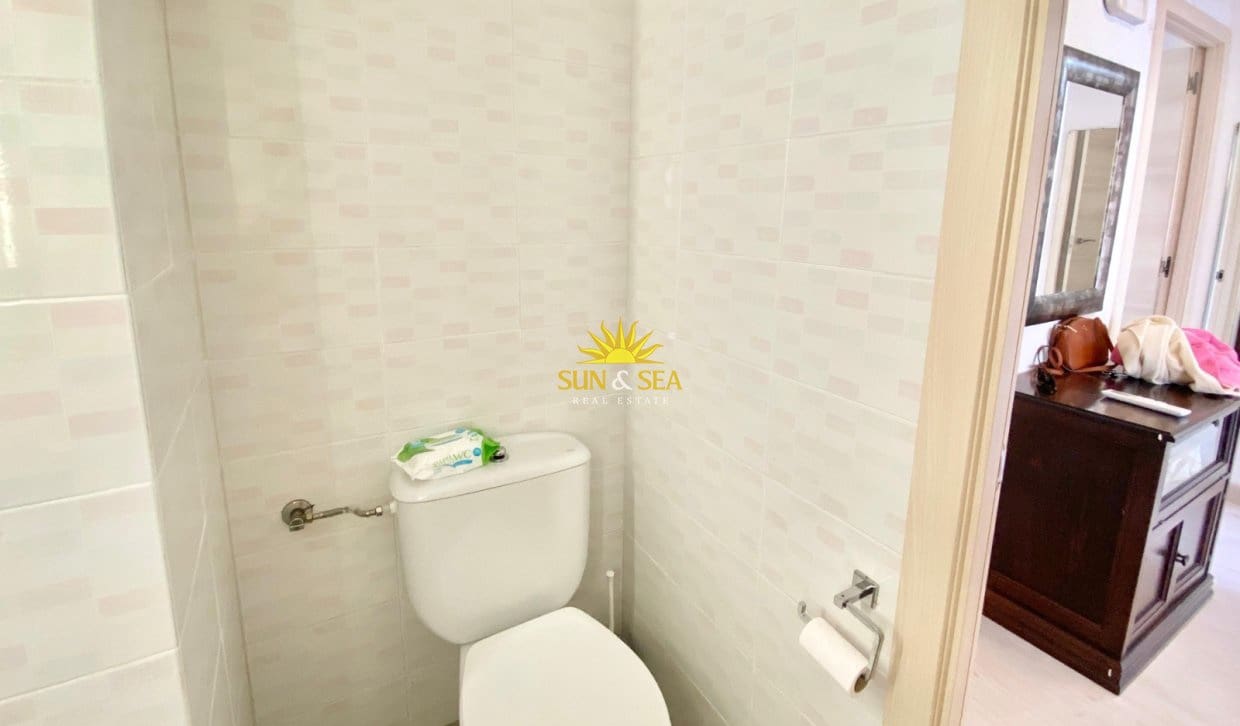 2 Zimmer Ferienapartment in Alicante / Alacant Stadt mit Pool Garage - 2.000 € (Ref: 10000953)