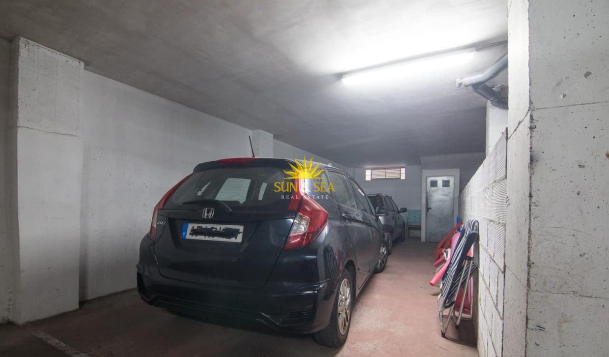   3 soveværelse   ferieLejlighed i Torrevieja   med   garage  - € 900 (Ref: 10000956)