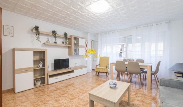   3 soveværelse   ferieLejlighed i Las Piscinas Naturales, Torrevieja med   garage  - € 900 (Ref: 10000956)
