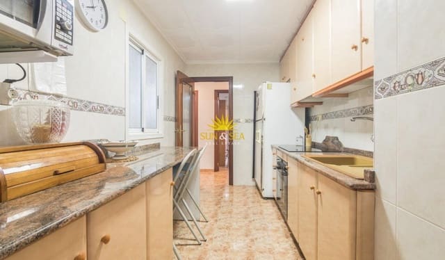   3 soveværelse   ferieLejlighed i Las Piscinas Naturales, Torrevieja med   garage  - € 900 (Ref: 10000956)