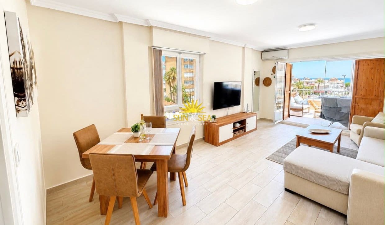 2 quarto Apartamento para arrendar em Torrevieja - 900 € (Ref: 10001168)