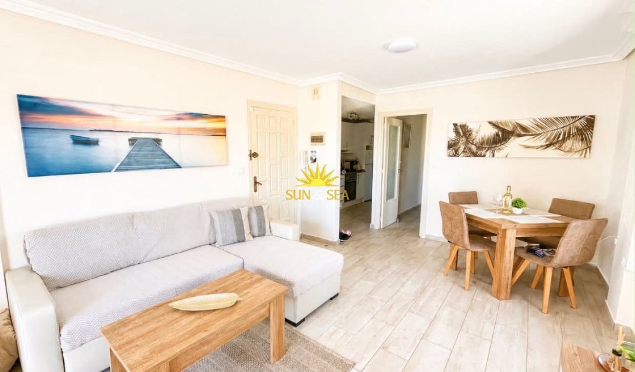 2 quarto Apartamento para arrendar em Torrevieja - 900 € (Ref: 10001168)