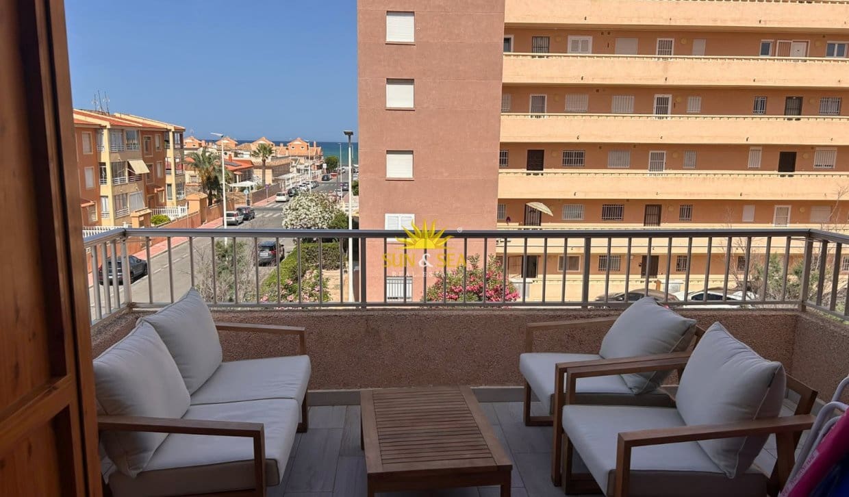 2 quarto Apartamento para arrendar em Torrevieja - 900 € (Ref: 10001168)