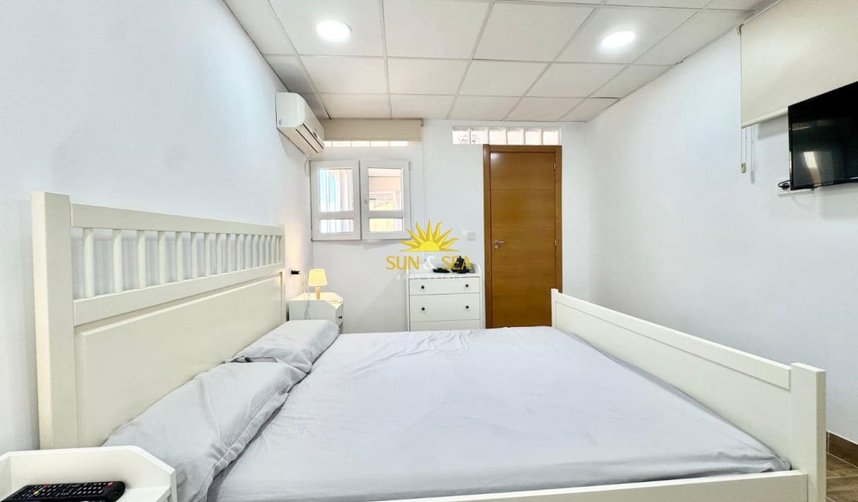 2 quarto Apartamento para arrendar em Guardamar del Segura - 1 000 € (Ref: 10004725)