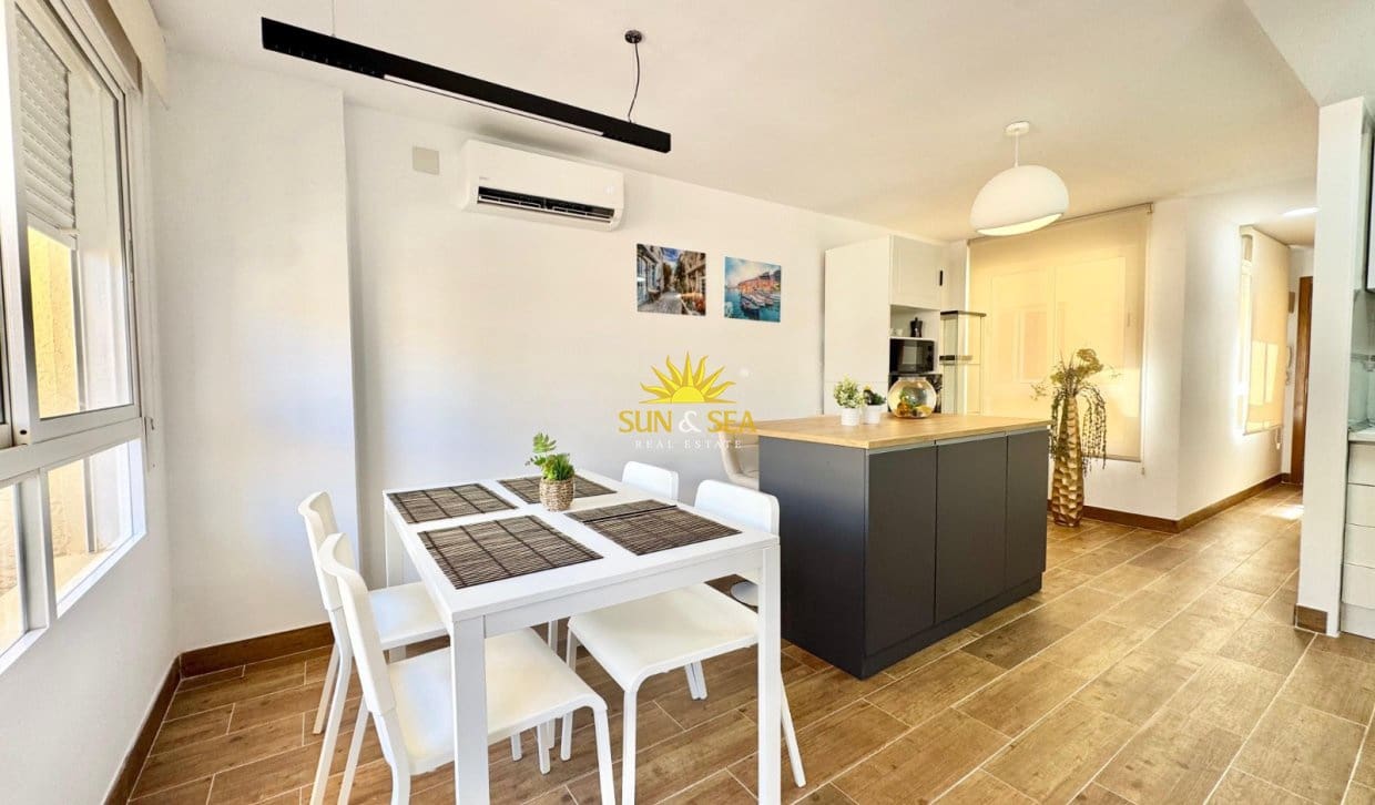 2 quarto Apartamento para arrendar em Guardamar del Segura - 1 000 € (Ref: 10004725)