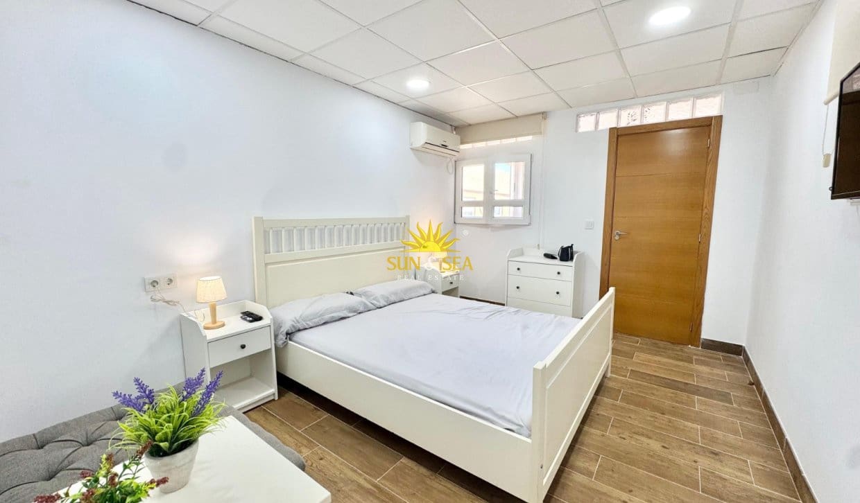 2 quarto Apartamento para arrendar em Guardamar del Segura - 1 000 € (Ref: 10004725)