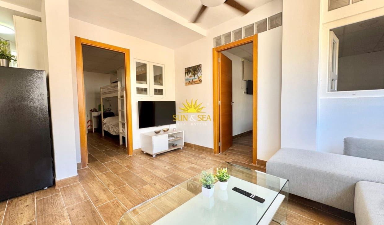 2 quarto Apartamento para arrendar em Guardamar del Segura - 1 000 € (Ref: 10004725)