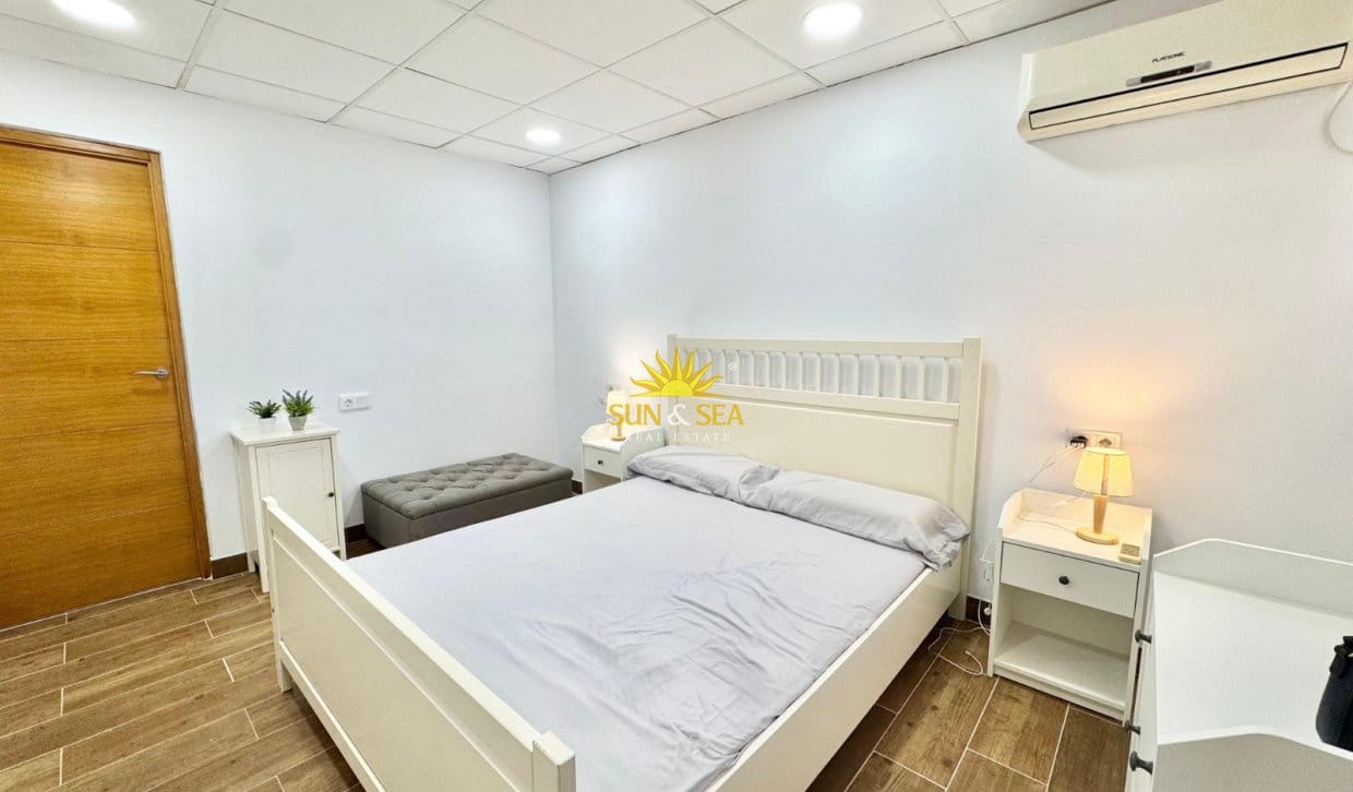 2 quarto Apartamento para arrendar em Guardamar del Segura - 1 000 € (Ref: 10004725)