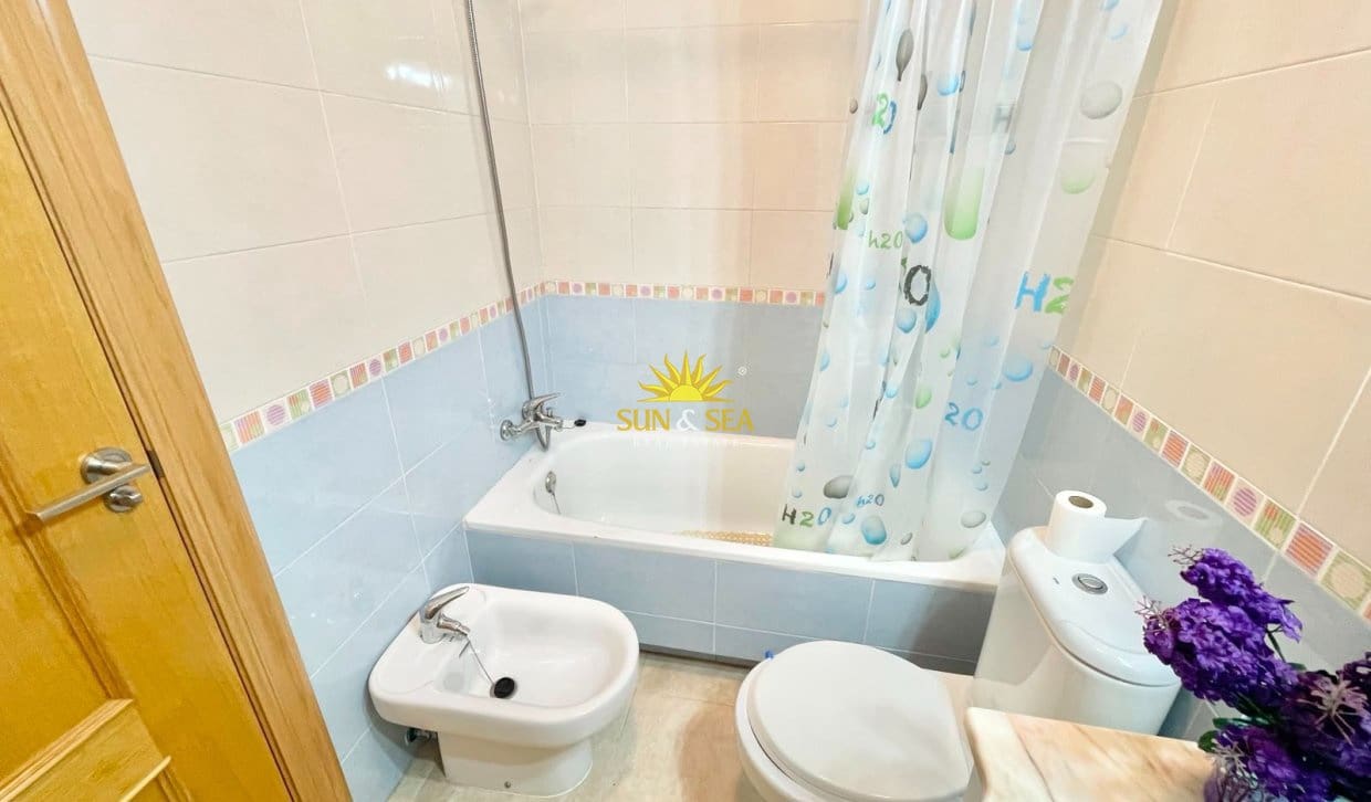 2 Zimmer Apartment zu vermieten in Los Alcazares mit Garage - 750 € (Ref: 10004822)