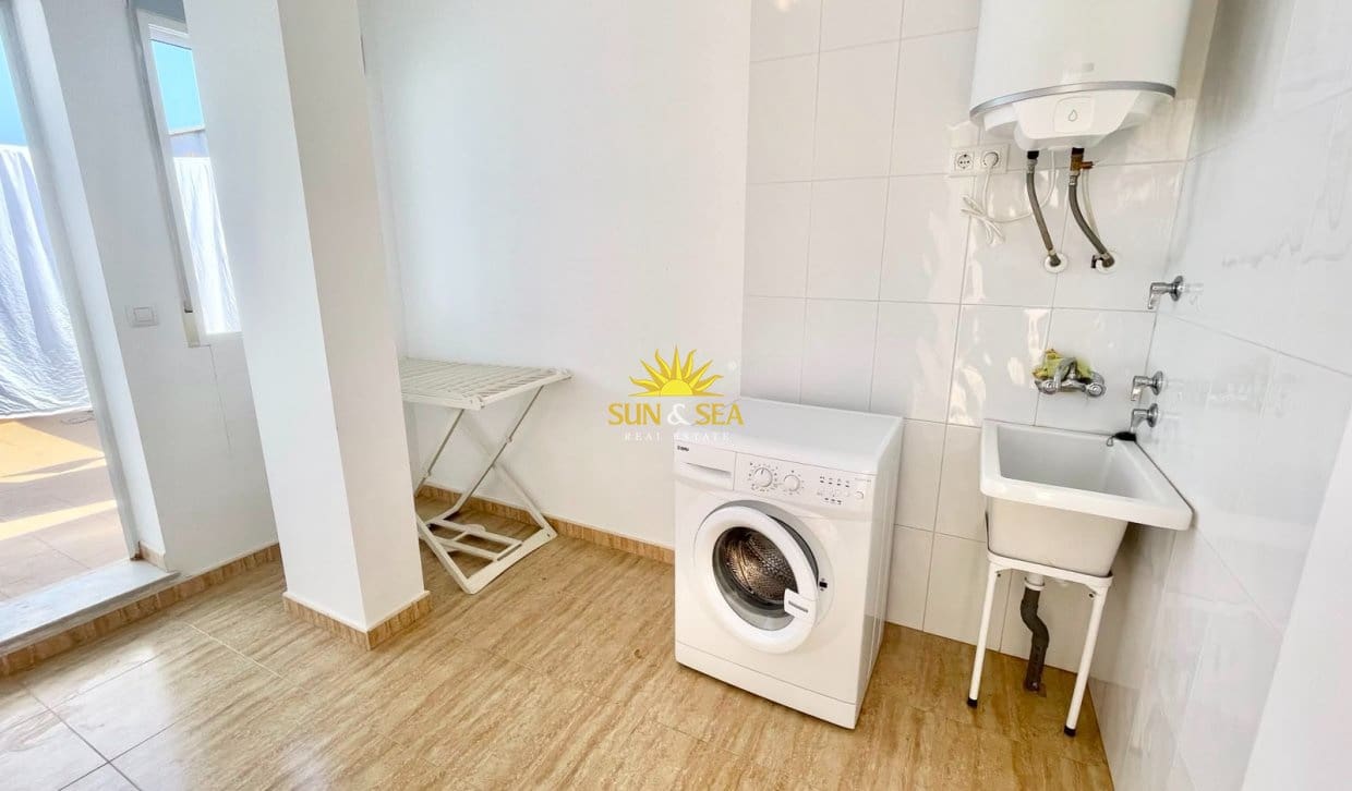 2 Zimmer Apartment zu vermieten in Los Alcazares mit Garage - 750 € (Ref: 10004822)