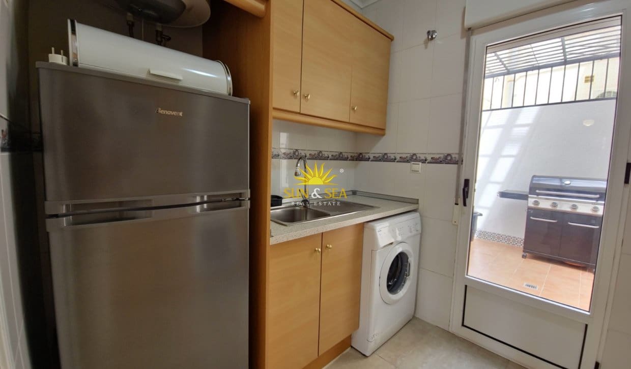2 quarto Casa em Banda para venda em Orihuela Costa com piscina garagem - 173 000 € (Ref: 10007570)