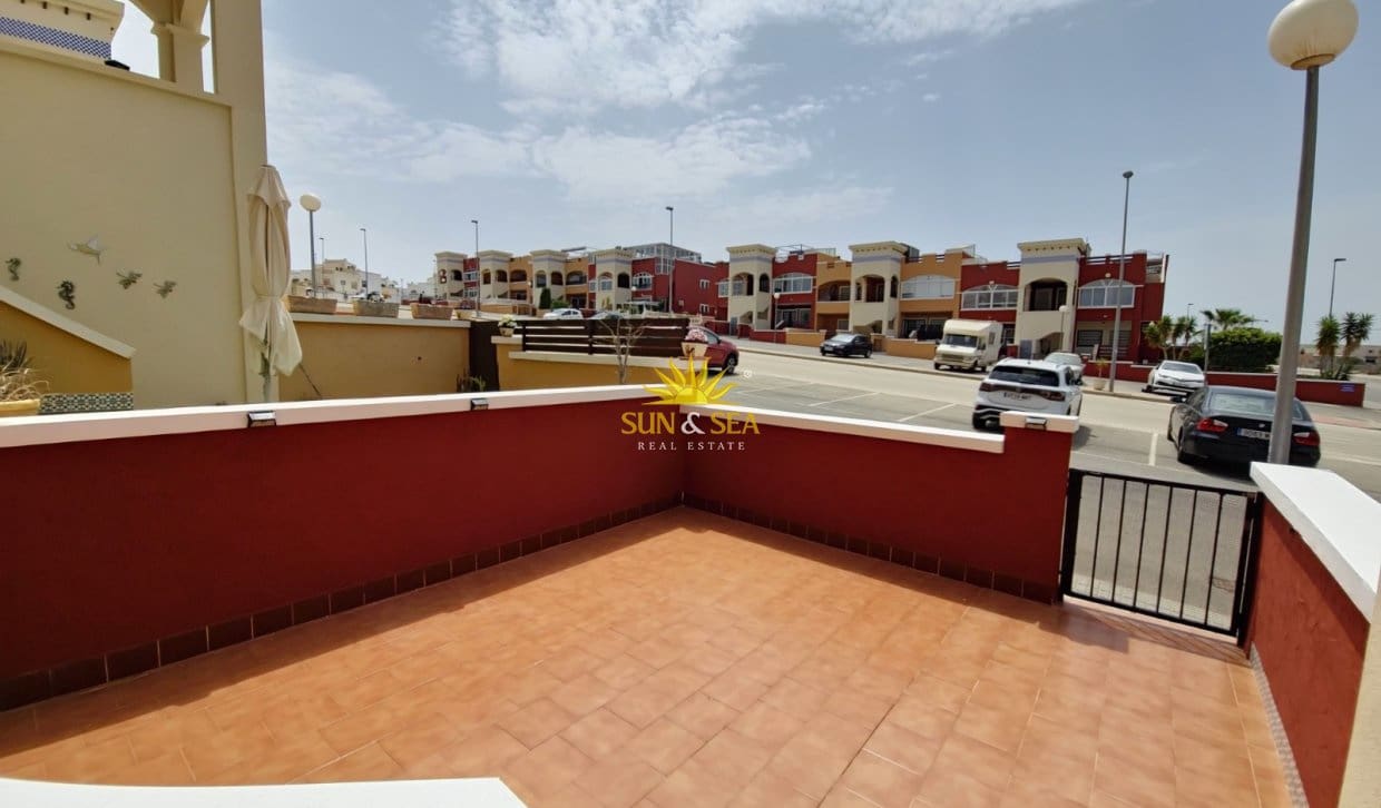 2 quarto Casa em Banda para venda em Orihuela Costa com piscina garagem - 173 000 € (Ref: 10007570)