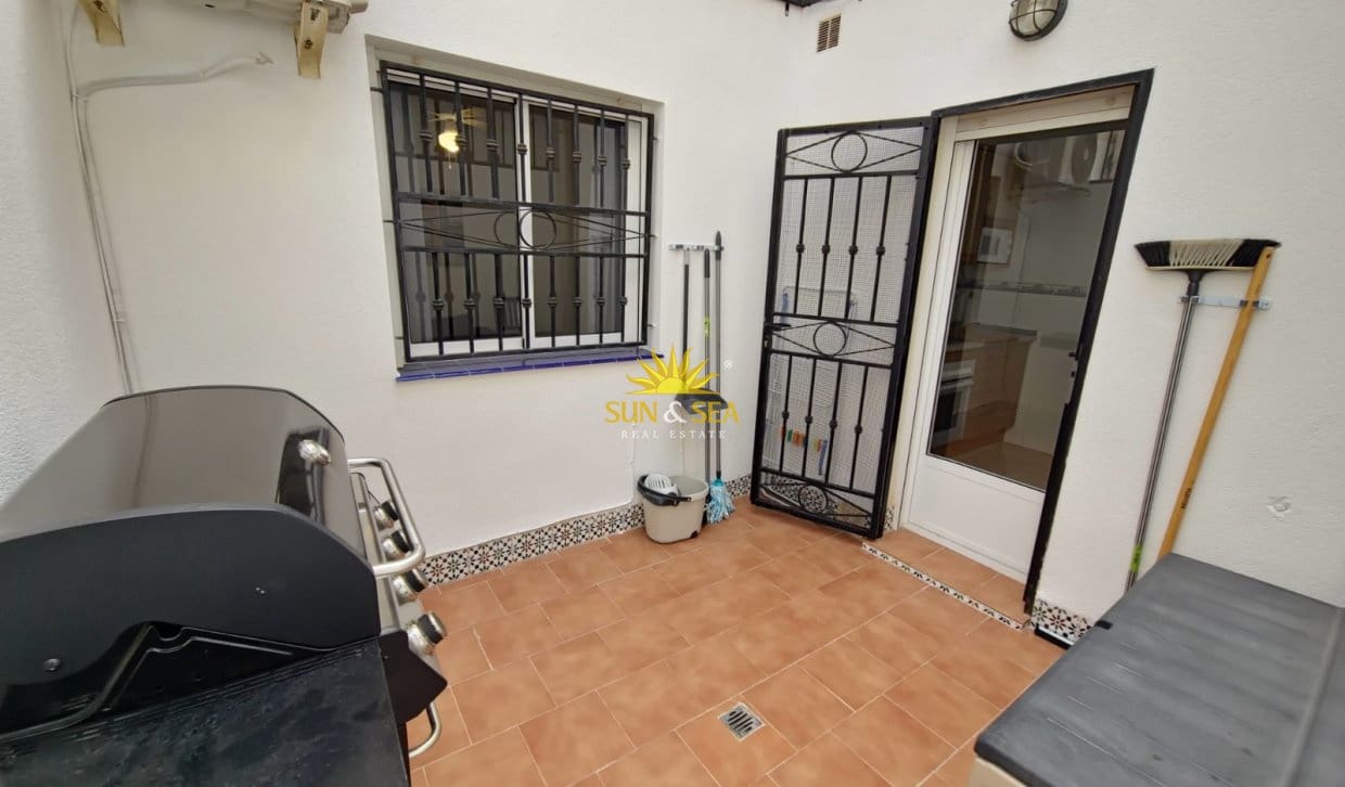 2 quarto Casa em Banda para venda em Orihuela Costa com piscina garagem - 173 000 € (Ref: 10007570)