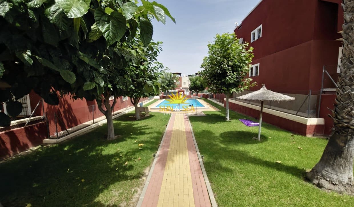 2 quarto Casa em Banda para venda em Orihuela Costa com piscina garagem - 173 000 € (Ref: 10007570)