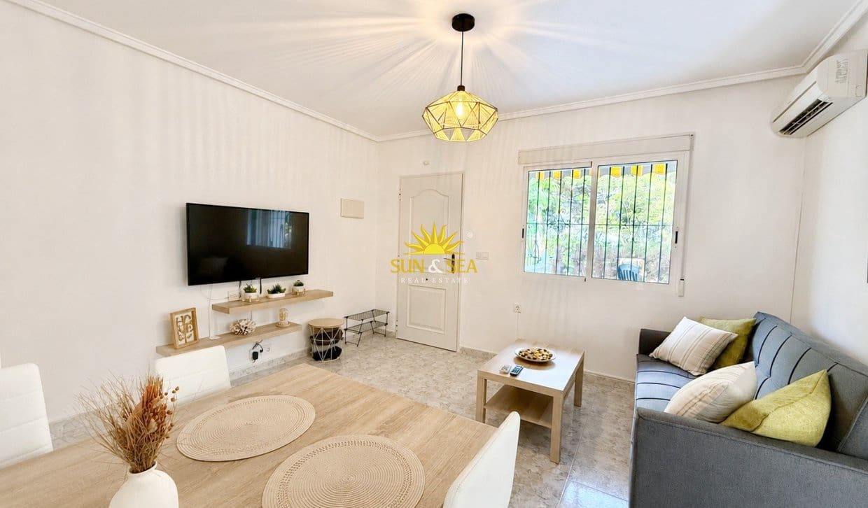 2 camera da letto Casa da affitare come casa vacanza in Torrevieja con piscina - 750 € (Rif: 10007764)