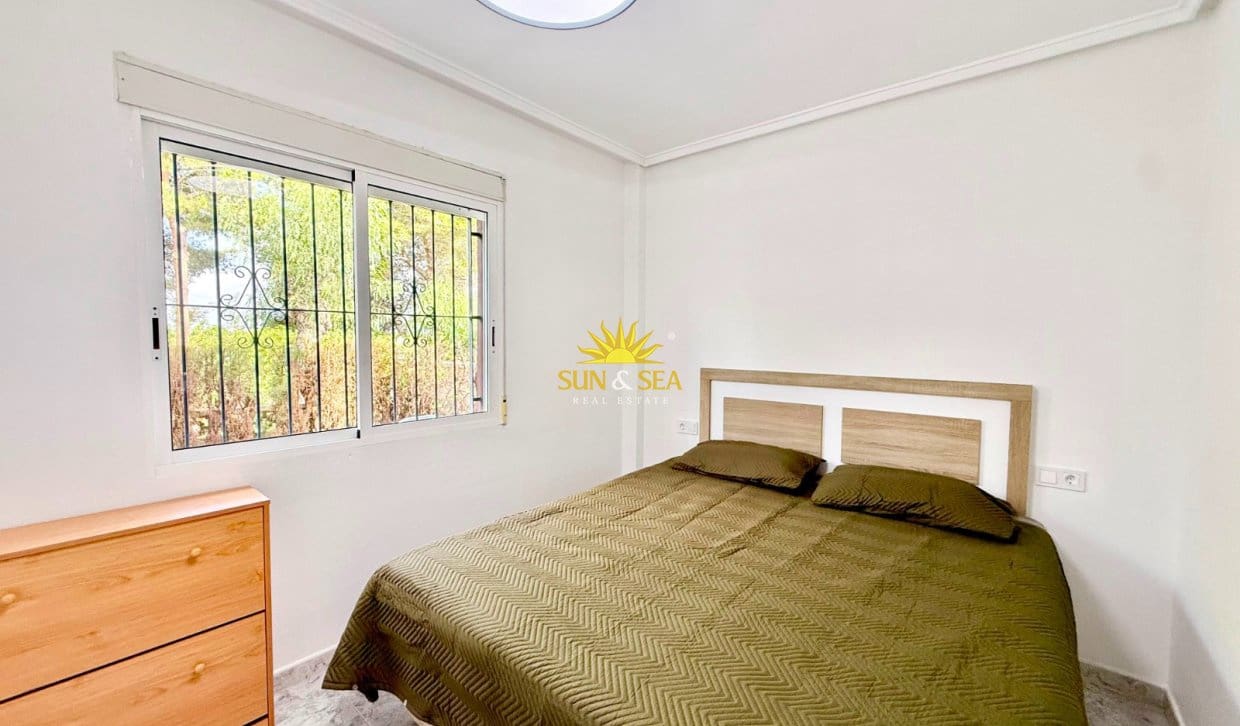 2 camera da letto Casa da affitare come casa vacanza in Torrevieja con piscina - 750 € (Rif: 10007764)