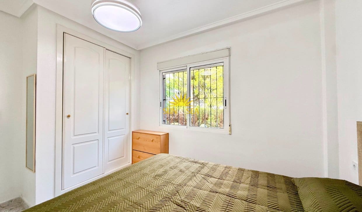 2 camera da letto Casa da affitare come casa vacanza in Torrevieja con piscina - 750 € (Rif: 10007764)