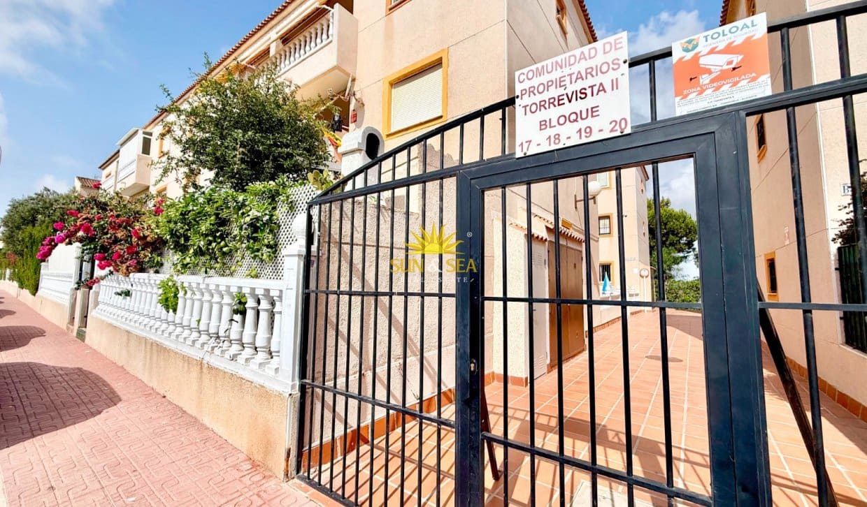 2 camera da letto Casa da affitare come casa vacanza in Torrevieja con piscina - 750 € (Rif: 10007764)