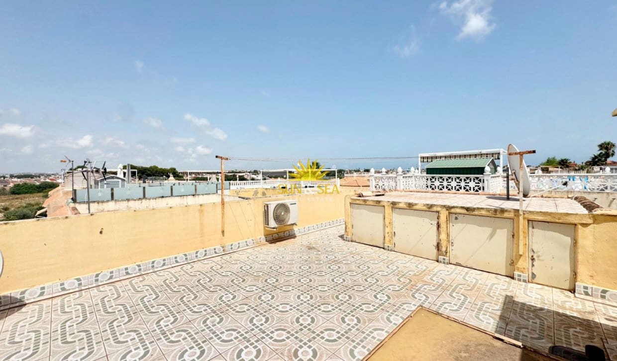 3 sovrum Hus att hyra i Torrevieja med pool - 850 € (Ref: 10008084)