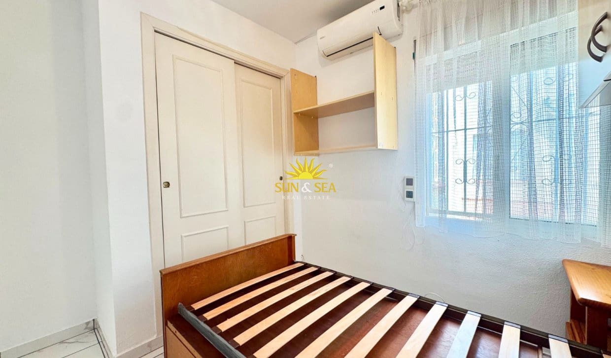 3 sovrum Hus att hyra i Torrevieja med pool - 850 € (Ref: 10008084)
