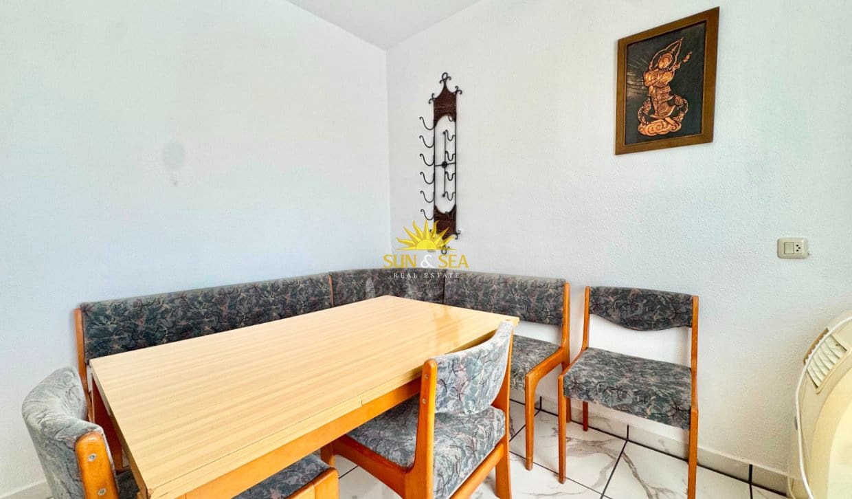3 sovrum Hus att hyra i Torrevieja med pool - 850 € (Ref: 10008084)
