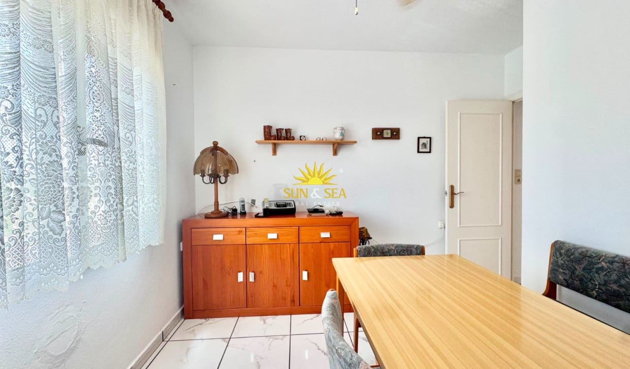 3 sovrum Hus att hyra i Torrevieja med pool - 850 € (Ref: 10008084)