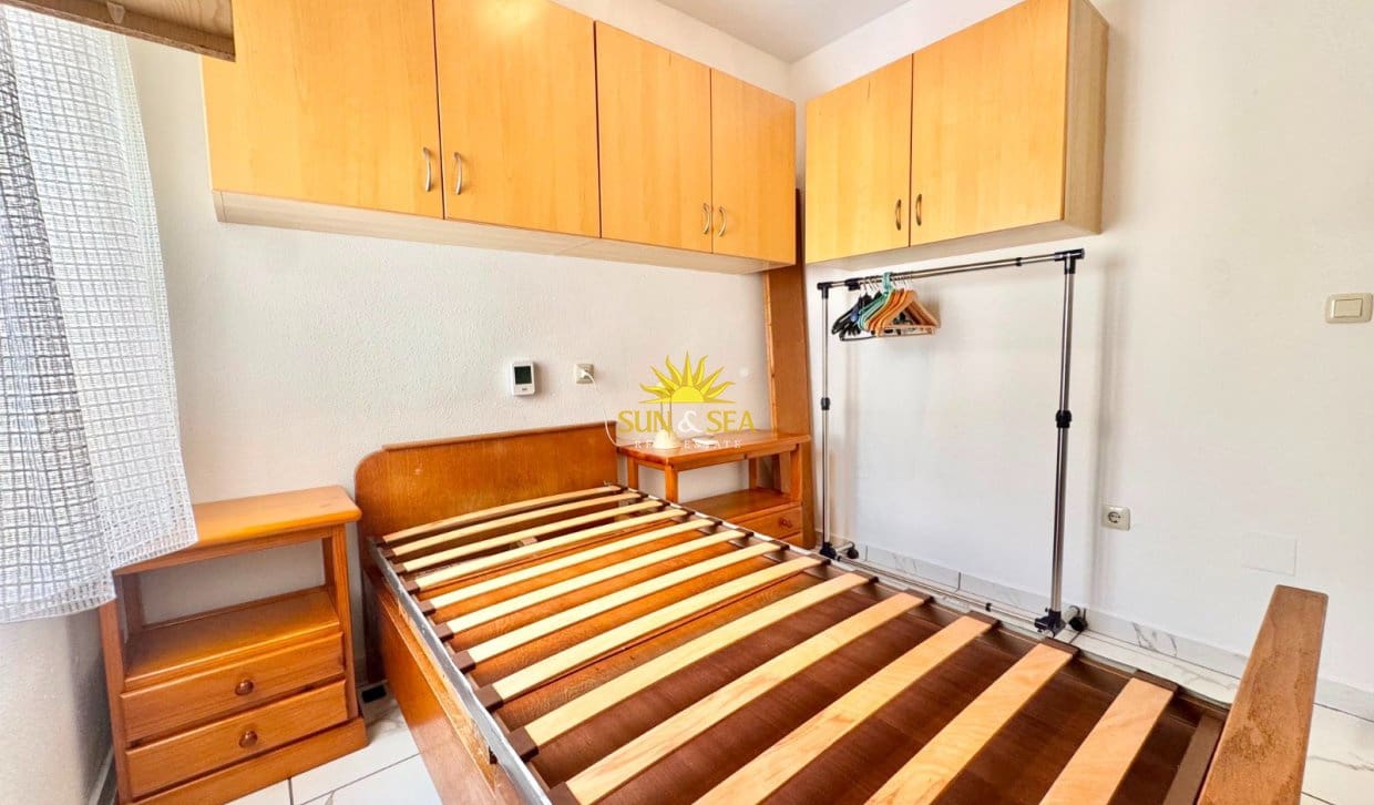 3 sovrum Hus att hyra i Torrevieja med pool - 850 € (Ref: 10008084)
