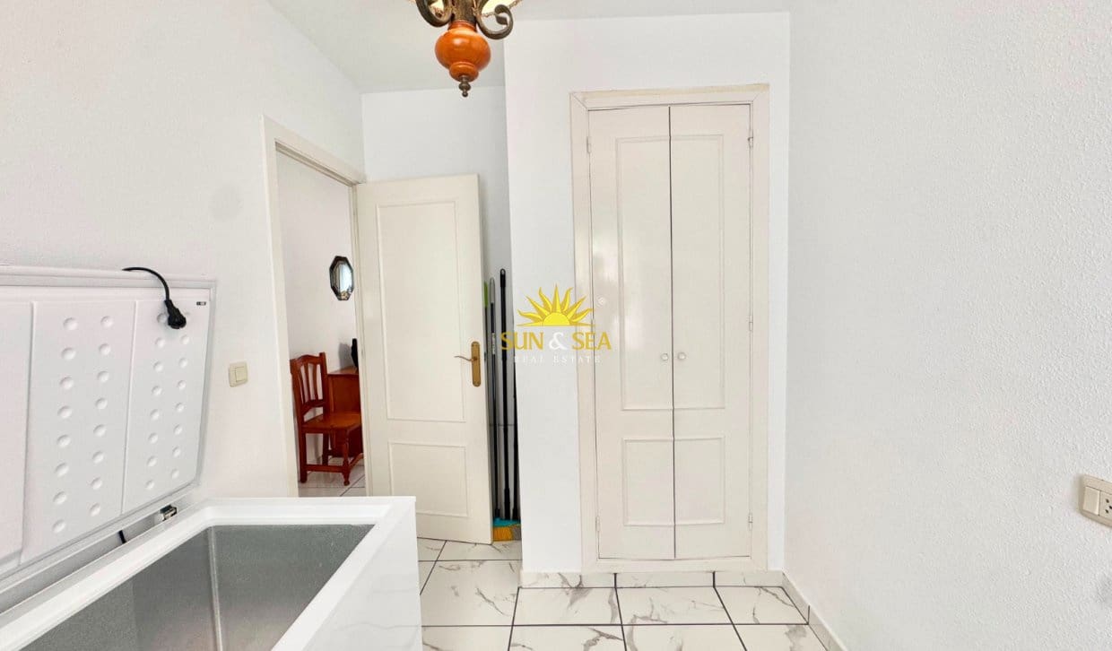 3 sovrum Hus att hyra i Torrevieja med pool - 850 € (Ref: 10008084)