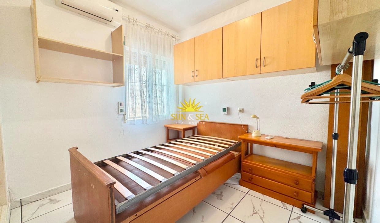 3 sovrum Hus att hyra i Torrevieja med pool - 850 € (Ref: 10008084)
