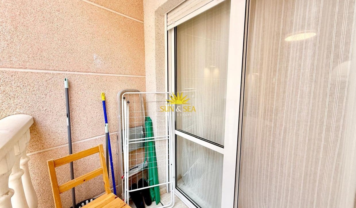 3 quarto Apartamento para arrendar em Torrevieja com piscina garagem - 950 € (Ref: 10008085)