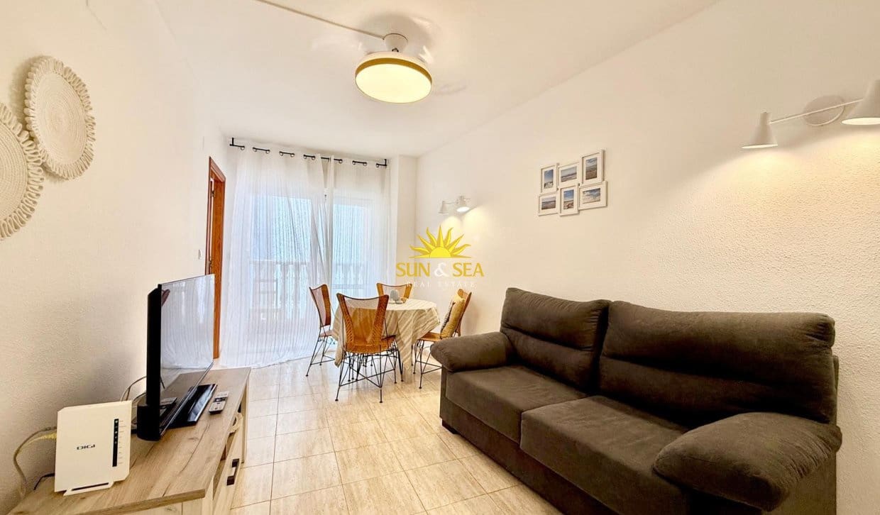 3 quarto Apartamento para arrendar em Torrevieja com piscina garagem - 950 € (Ref: 10008085)