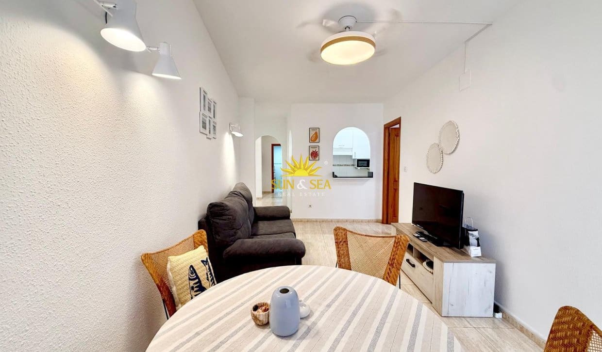 3 quarto Apartamento para arrendar em Torrevieja com piscina garagem - 950 € (Ref: 10008085)