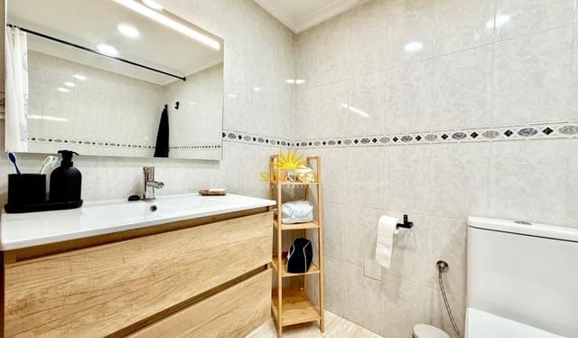 3 quarto Apartamento para arrendar em Centro, Torrevieja com piscina garagem - 950 € (Ref: 10008085)