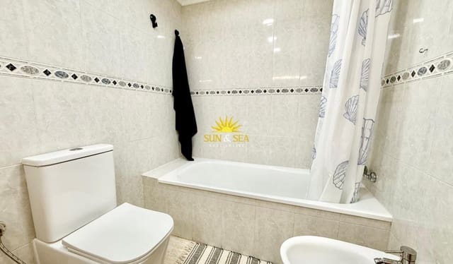 3 quarto Apartamento para arrendar em Centro, Torrevieja com piscina garagem - 950 € (Ref: 10008085)