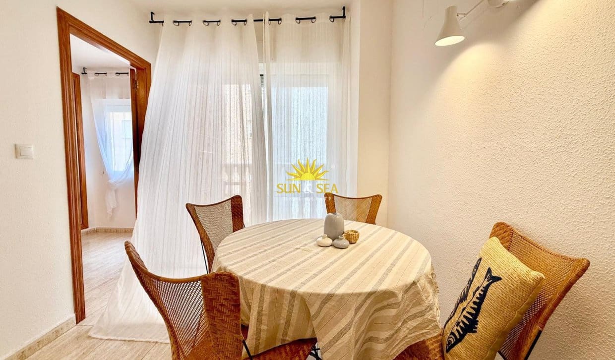 3 quarto Apartamento para arrendar em Torrevieja com piscina garagem - 950 € (Ref: 10008085)