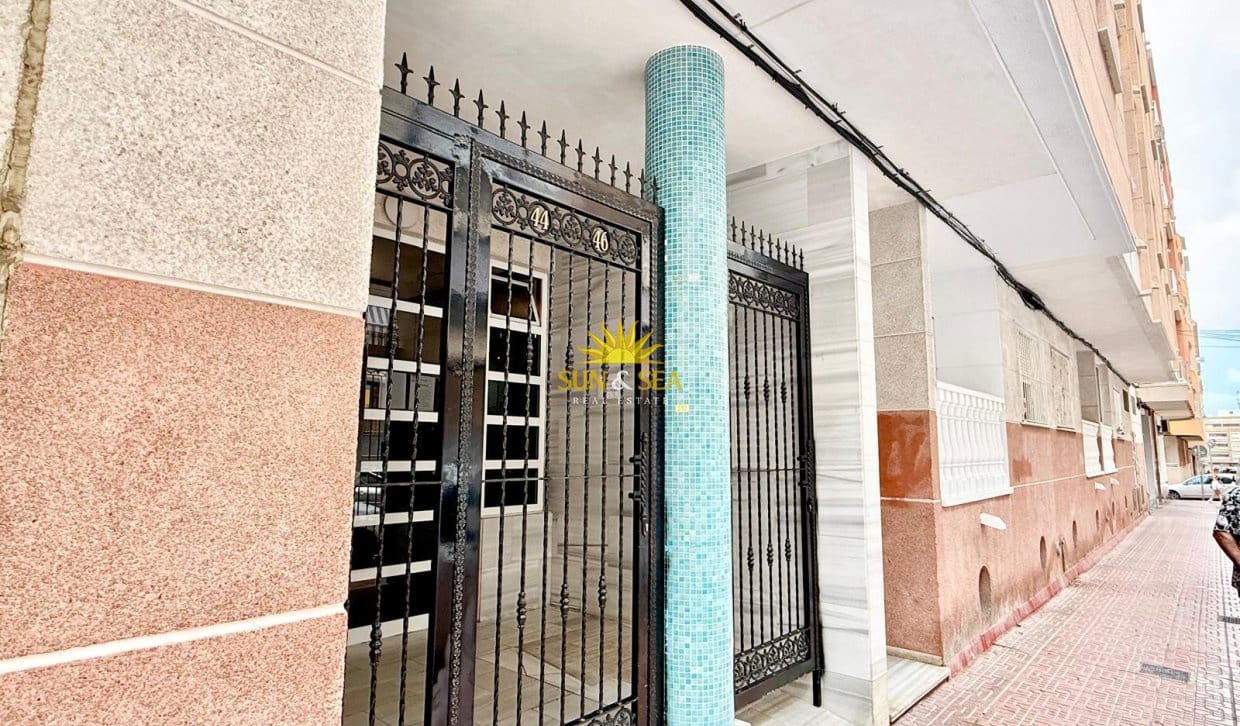 3 quarto Apartamento para arrendar em Torrevieja com piscina garagem - 950 € (Ref: 10008085)