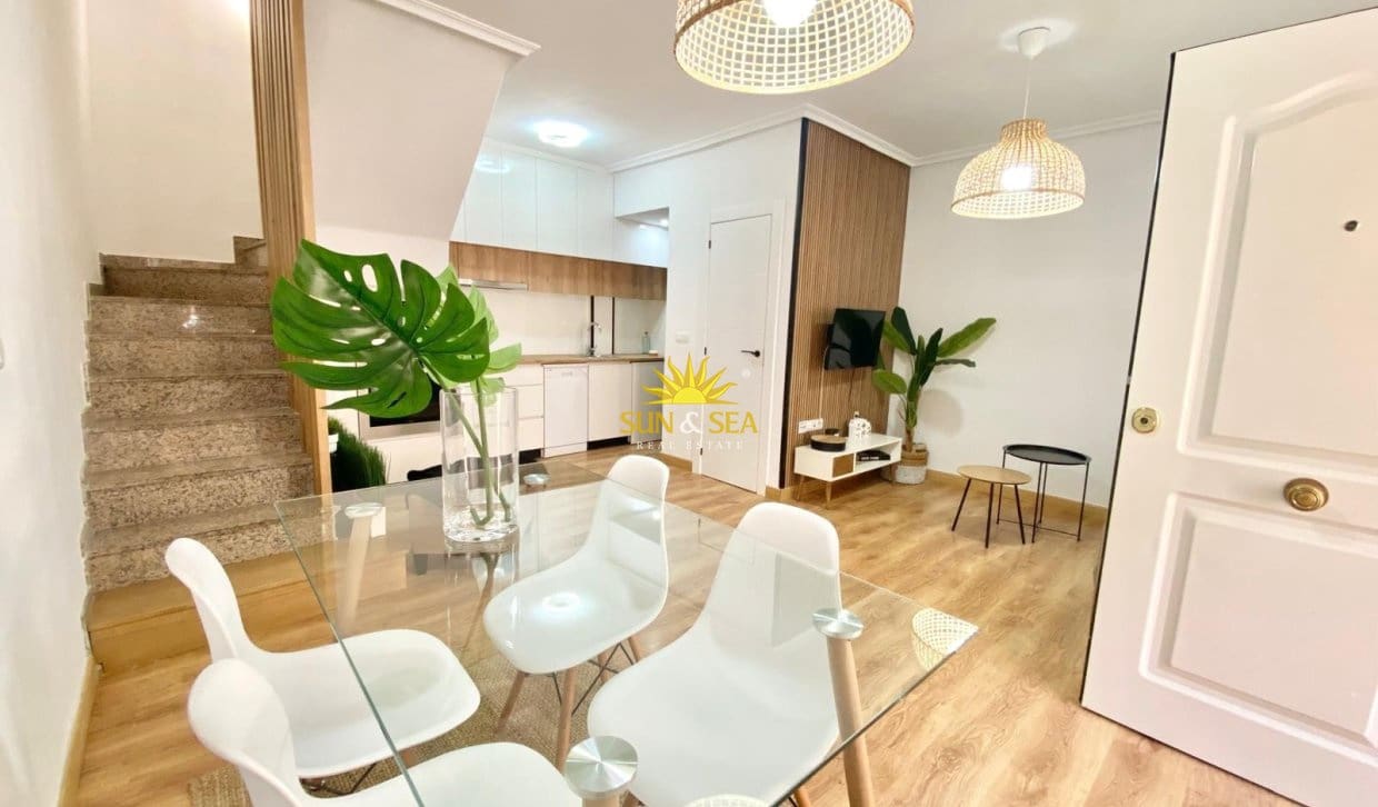 3 sypialnia Willa na sprzedaż w Playa Flamenca z basenem garażem - 284 000 € (Ref: 10009482)