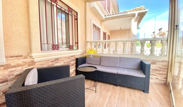 3 sypialnia Willa na sprzedaż w Playa Flamenca, Orihuela z basenem garażem - 284 000 € (Ref: 10009482)