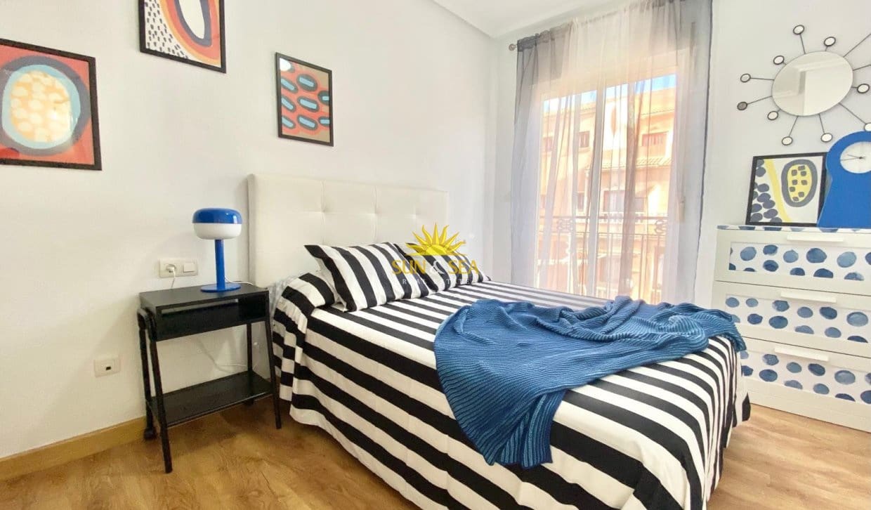 3 sypialnia Willa na sprzedaż w Playa Flamenca z basenem garażem - 284 000 € (Ref: 10009482)