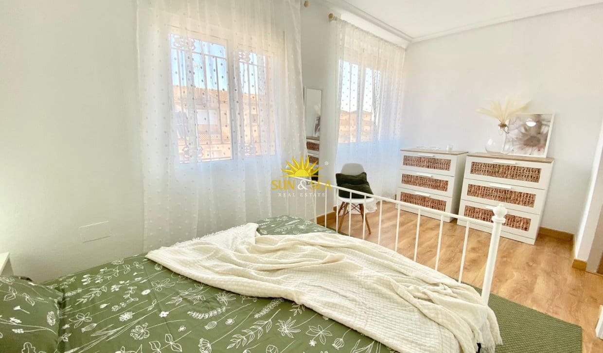 3 sypialnia Willa na sprzedaż w Playa Flamenca z basenem garażem - 284 000 € (Ref: 10009482)