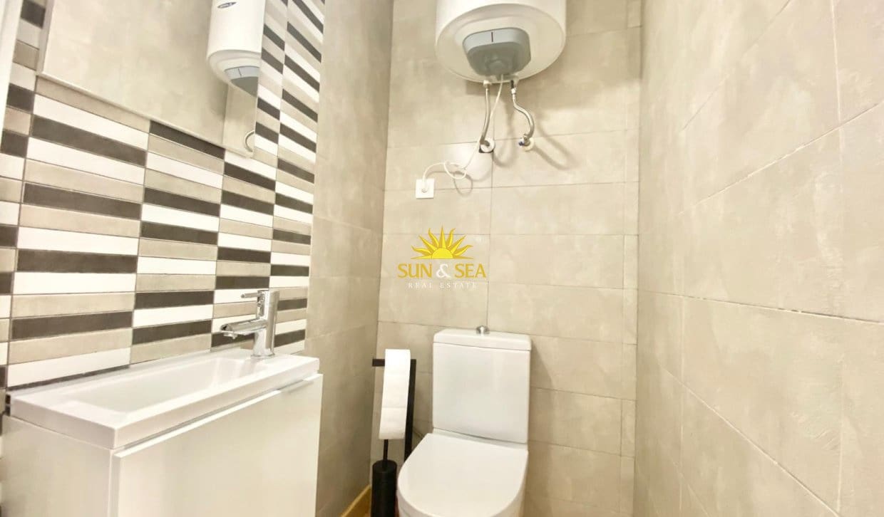 3 sypialnia Willa na sprzedaż w Playa Flamenca z basenem garażem - 284 000 € (Ref: 10009482)