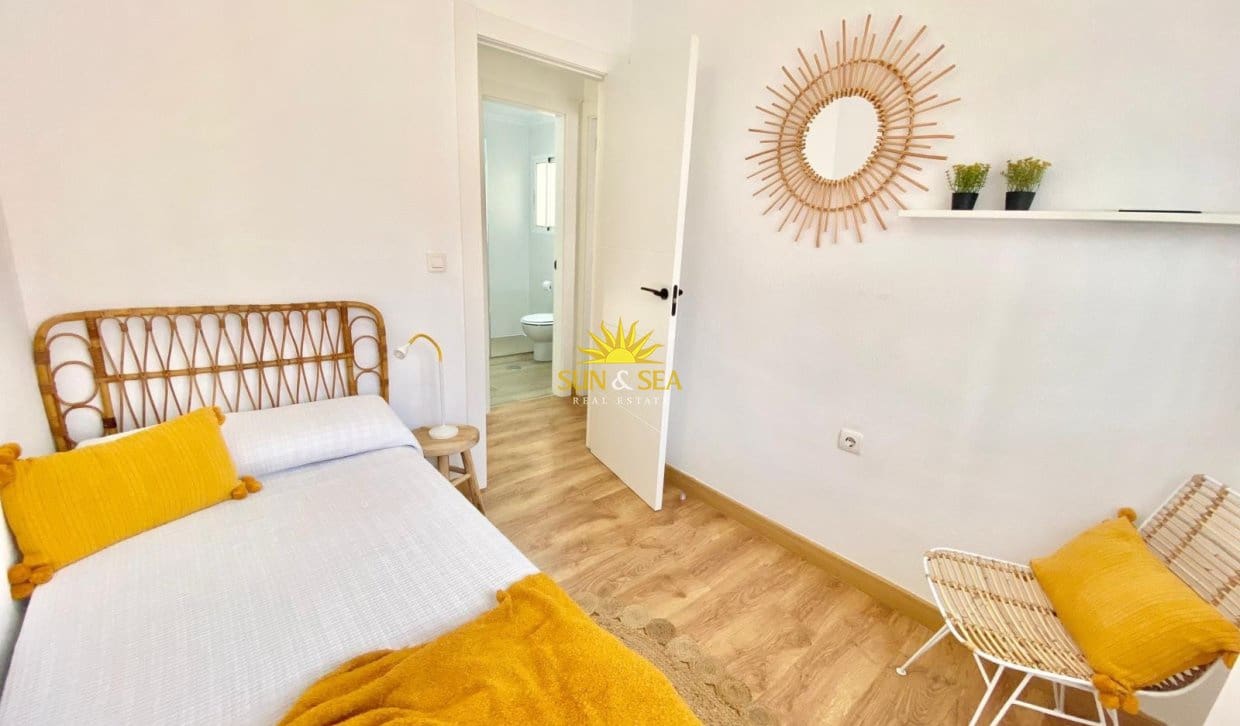 3 sypialnia Willa na sprzedaż w Playa Flamenca z basenem garażem - 284 000 € (Ref: 10009482)